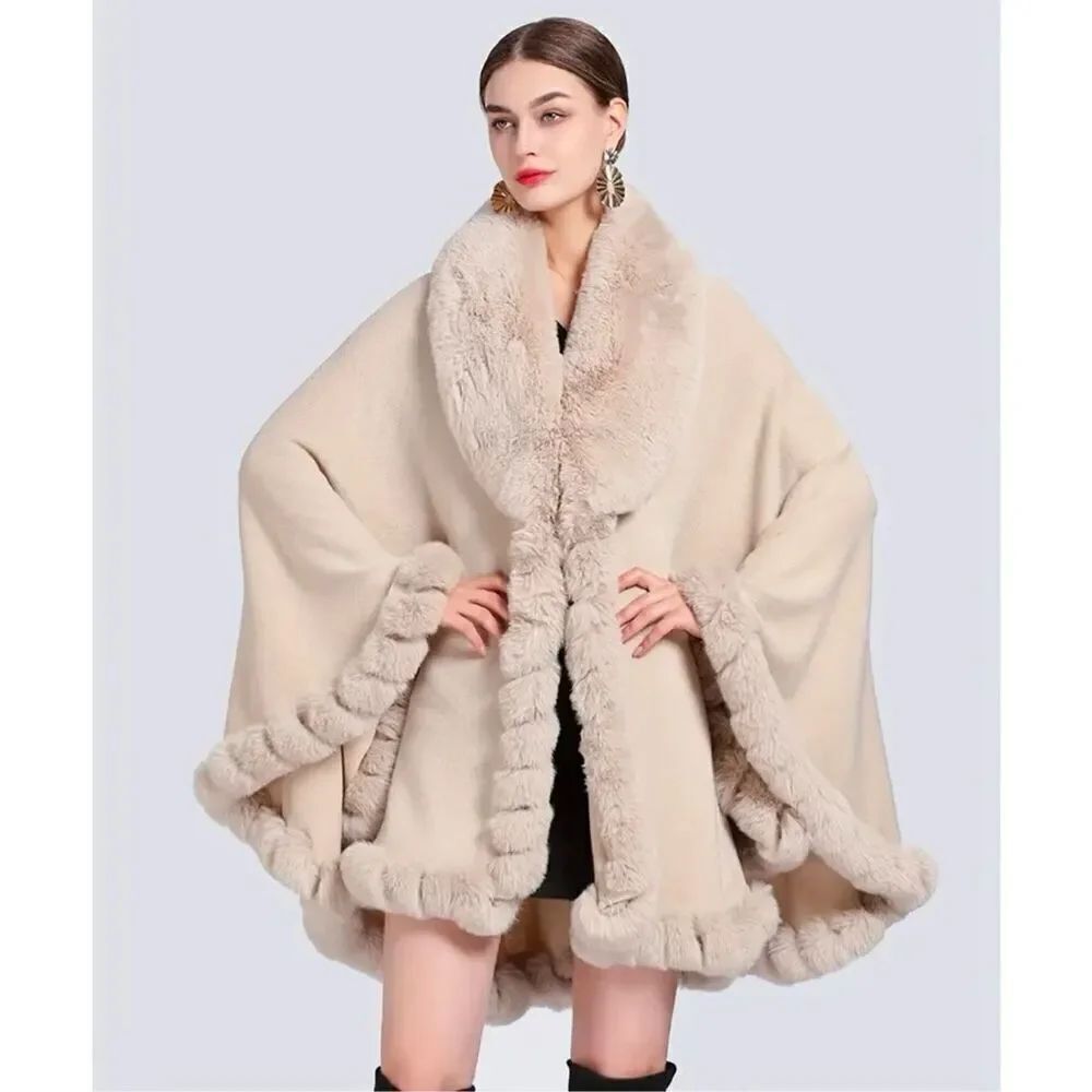 NWT Gorgeous One Size Soft Knit Fur Trim Beige Open Ruana Cape Poncho w/ Sleeve